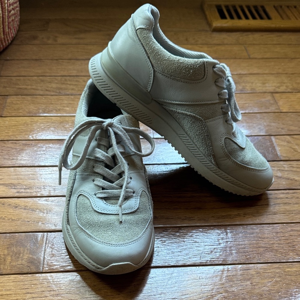 Everlane Women's Cream Sneakers